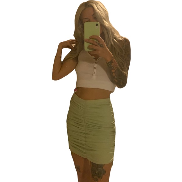 Forever 21 Bodycon Ruched Mini Skirt - Picture 3 of 6
